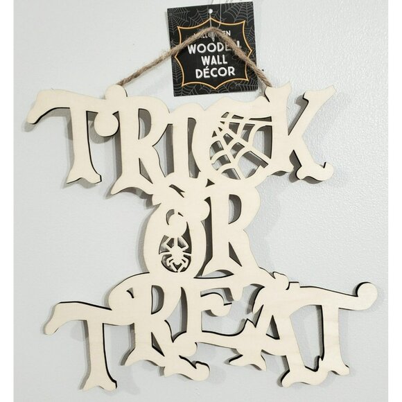 Trick Or Treat Wood Laser Cut Out Sign Crafts Halloween Decor Wreath Spider Web - Picture 6 of 8